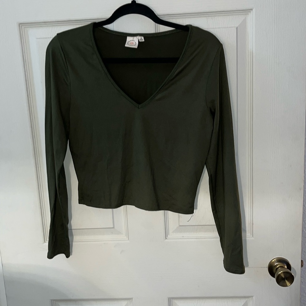 Olive V-neck long sleeve shirt - MEDIUM